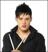 Quels est le nom de l'acteur qui joue Tay dans la srie?