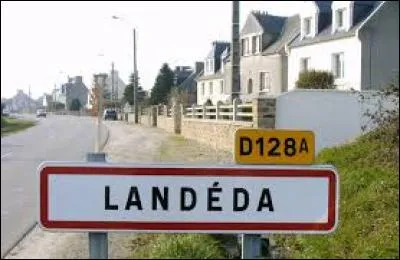 Ville bretonne sur la C&ocirc;te des L&eacute;gendes, Land&eacute;da se trouve dans le d&eacute;partement ...