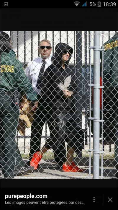 Justin Bieber est-il très célèbre ?
Pourquoi ?