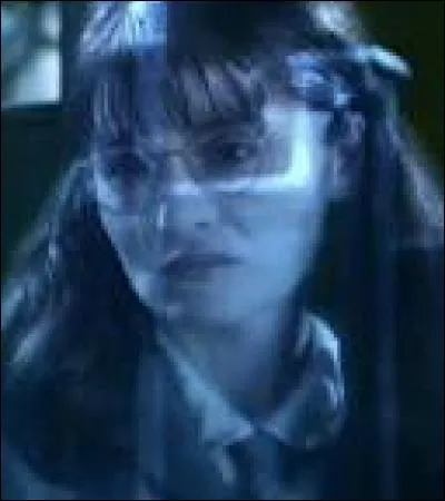 Dans le deuxième Harry Potter, pourquoi Mimi Geignarde pleure-t-elle ?
