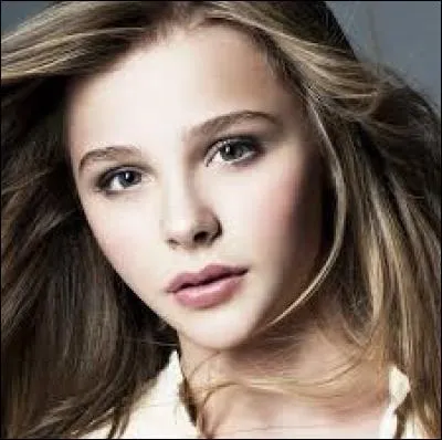 Quelle actrice l'interprète ?