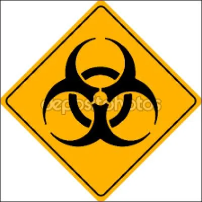 En 1971, des scientifiques soviétiques réalisent un forage et y exploitent le gaz, mais le sol tombe sous la machine de forage. Craignant la libération de gaz toxiques, les scientifiques décident d'y mettre le feu, mais, chose inattendue, le trou brûle encore aujourd'hui.