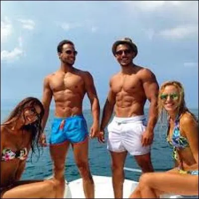 Caroline, Safia Alex et PJ ont sorti un clip, comment s'appelle-t-il ?