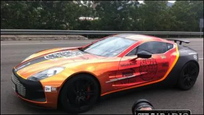 Combien coûte (en £) cette Aston Martin ?