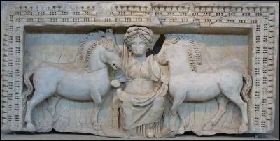 Puisqu'il s'agit de transport, il faut bien à Épona, déesse du panthéon celtique, un moyen : lequel ?