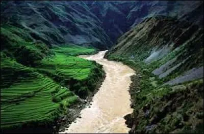 Cambodge - D'une longueur de 4350 km, le fleuve dominant au Cambodge est le :