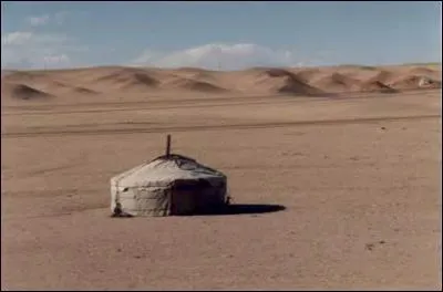 Mongolie - Le désert de Gobi est l'un des plus grands déserts du monde. La nuit, sa température peut descendre jusqu'à :
