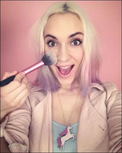 Que fait-elle des cadeaux que lui donne ses fans ?