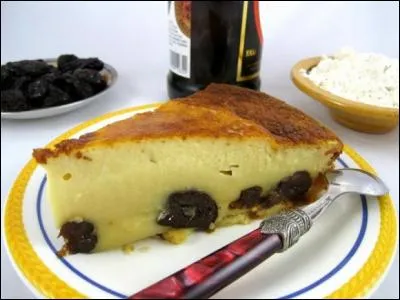 Quel fruit est indispensable au far breton ?