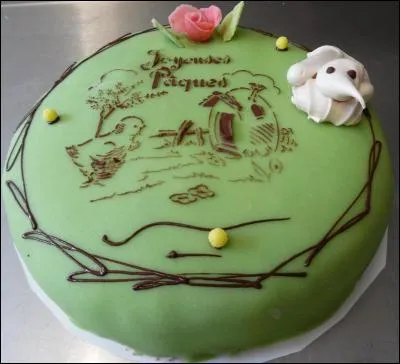 Quel est ce gâteau composé de génoise parfumée au grand marnier, fourrée de fruits confits et recouvert de pâte d'amande ?