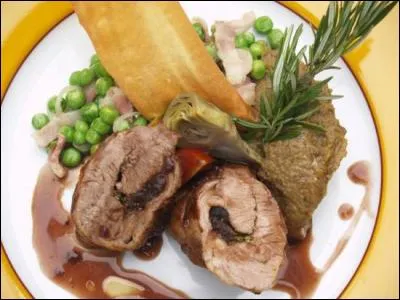 Spécialité bretonne, c'est la roulade de Sévigné ! Quelle volaille est farcie ?