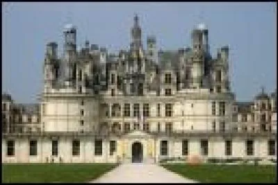 Quel roi a ordonné la construction du château de Chambord en 1519 ?