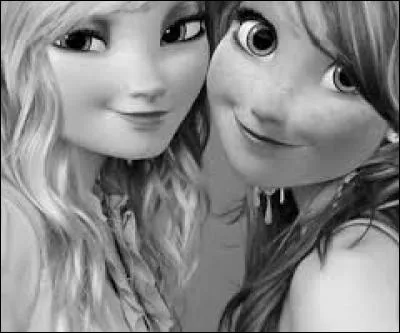 La ''cousine'' de ces deux surs a moins de cheveux que la plus vieille. Comment s'appelle-t-elle ?