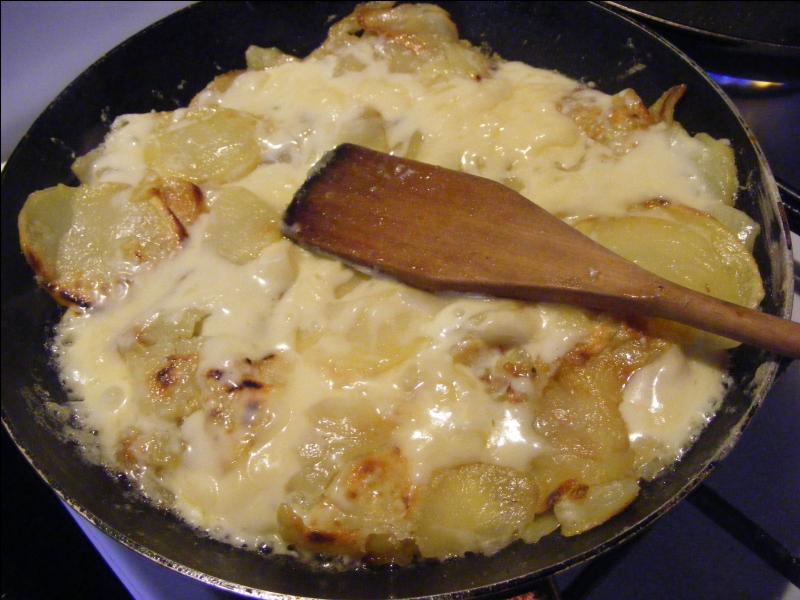 Quel est ce plat à base de pommes de terre, fromages (Salers ou Cantal), et ail ?