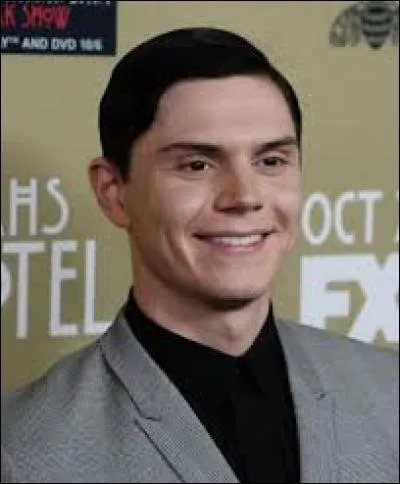 Qui incarne Tate Langdon ?