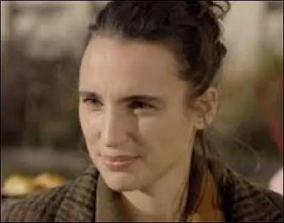 Comment s'appelle l'amie de Gabriel Riva ?