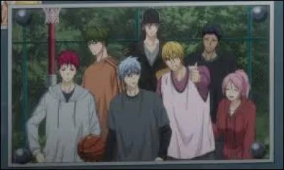 Quels sont les prénoms des personnages sur la photo ?