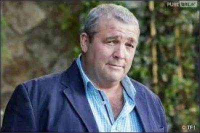 Dans la saison 2, où est muté Jean-Paul ?