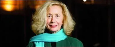 Nous connaissons sa chevelure blonde depuis sa plus tendre enfance, quand elle fuyait sur les routes de l'exode avec ses parents et son petit chien blanc et noir.