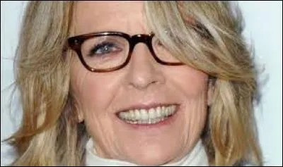 Cette actrice américaine, née à Los Angeles, a joué dans d'excellents films à succès, tels "le Parrain", "Annie Hall" ou encore "Manhattan".
