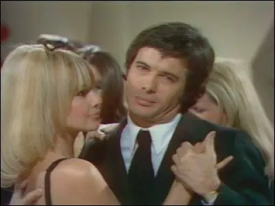 Sophie Daumier qui &eacute;pousa Guy Bedos fut atteinte de cette terrible maladie qui provoque une d&eacute;g&eacute;n&eacute;rescence neurologique, qui entra&icirc;ne des troubles moteurs, cognitifs et psychiatriques. Il s'agit de ...