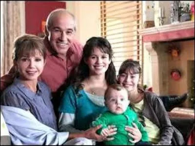 Dans quel épisode Clem accouche-t-elle de son enfant ?