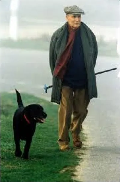 Comment s'appelait la chienne labrador noire de François Mitterrand ?