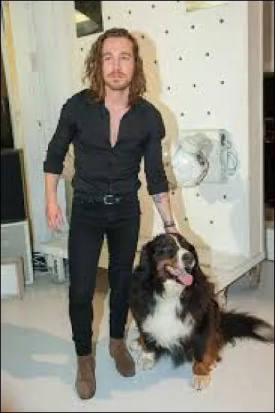 Quelle est la race du chien de Julien Doré ?