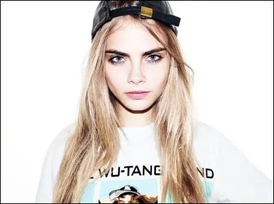 Cara Delevingne est :