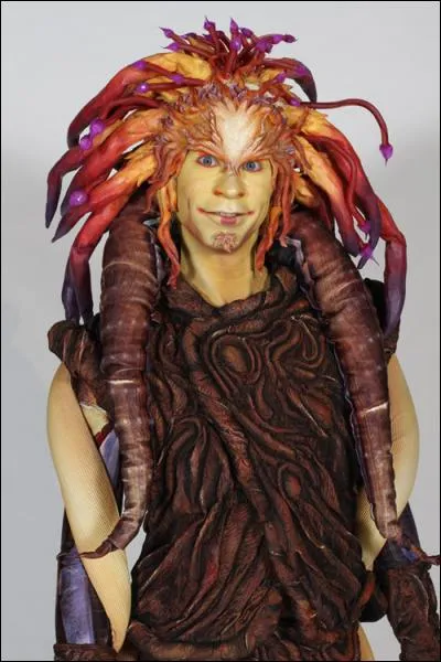 Comment s'appellent les extraterrestres qui habitent sur Upsilon ?