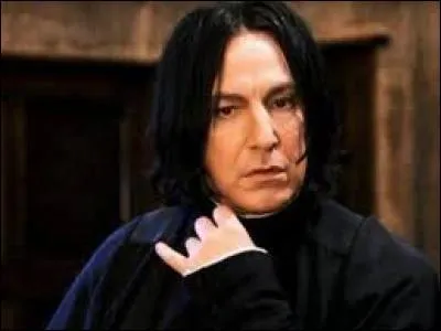 Quel poste le professeur Severus Rogue veut-il à tout prix ?
