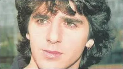 Il a chanté "Mama Corsica" :