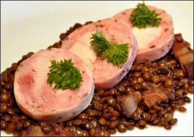 Quel est le nom de ce saucisson isèrois, spécialité de la Matheysine, parfumé au fenouil et au carvi ?