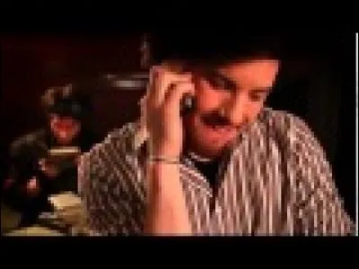 En remontant dans le pass&eacute; gr&acirc;ce &agrave; la machine du Visiteur, que veut prouver Raph &agrave; Stella ?