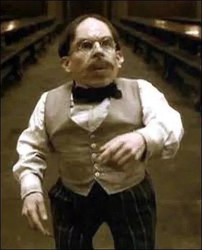 Quel acteur joue le rôle du professeur Flitwick ?