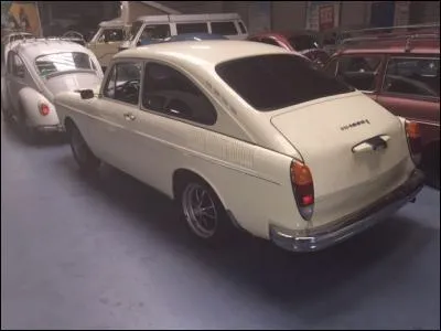 1972 > Bien qu'étant la 3e version, cette Fastback 1600E ne brille pas vraiment par son élégance. Quelle en est la marque ?