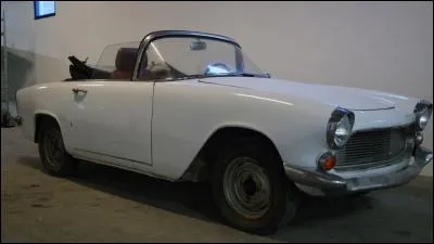 1959 > Simca Aronde coupé : quel qualificatif a été ajouté pour distinguer ce modèle ?