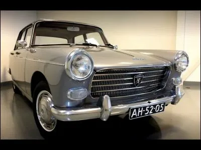1962 > La Peugeot 404 fut un "must" à son époque. Mais aujourd'hui, combien vous faudrait-il dépenser pour ce modèle aux enchères ?