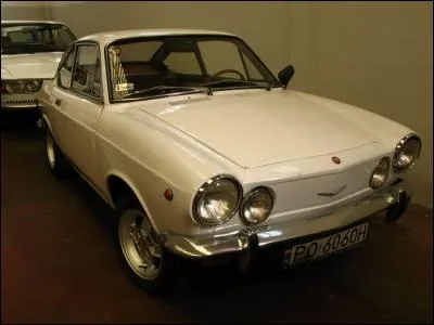 1969 > Avec sa petite moustache en V, celle-ci est incontestablement ---- (Complétez ! )