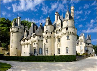De quel château Charles Perrault se serait-il inspiré pour le conte de La Belle au bois dormant ?