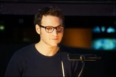 Qu'a déclaré l'acteur qui joue Tintin dans une entrevue sur le caractère complexe du héros ?