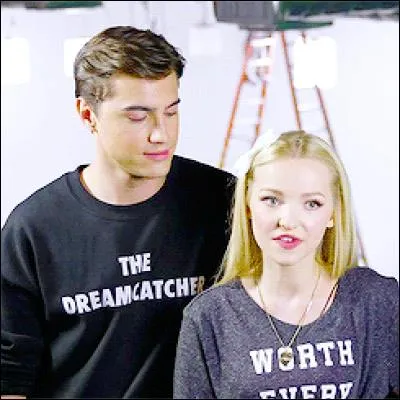 Avec qui s'est-elle mise en couple récemment ?