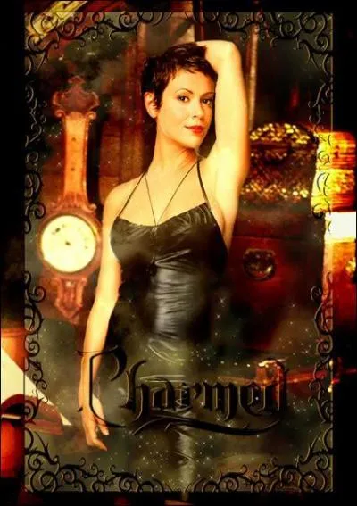 Dans quelle saison(s) Phoebe a-t-elle cette coupe de cheveux?