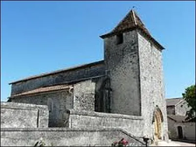 Voici l'église Saint-Barthélémy de La Chapelle-Montabourlet. Petit village aquitain de 70 habitants, il se trouve dans le département ...