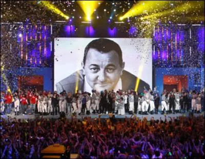 Nous "_____" sur scène, dans une semaine. (chanter)