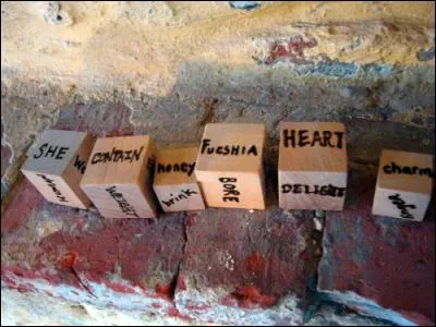 Quel est l'art divinatoire de prédire le futur par "tirage au sort", à l'aide d'objets tels que des cailloux, des fèves, des baguettes, des osselets ou des dés ?