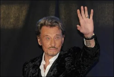 Dans quelle chanson Johnny Hallyday chante-t-il "avancer seul vers un futur que l'on ne connaît pas" ?