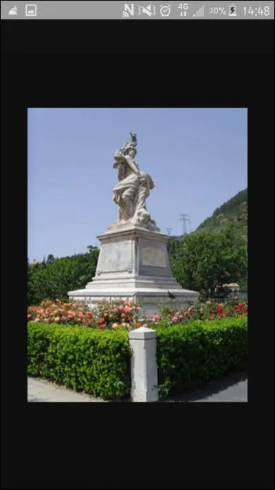 En quelle année fût inauguré le monument aux morts ?