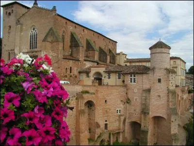Nous terminerons la promenade de ce jour à Gaillac en visitant le musée de la Vigne et du Vin dans les bâtiments de l'ancienne abbaye Saint-Michel, dans quel département sommes-nous ?