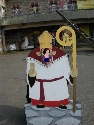 Docteur, je suis le roi Arthur, serai-je toujours vivant durant la Seconde Guerre mondiale ?